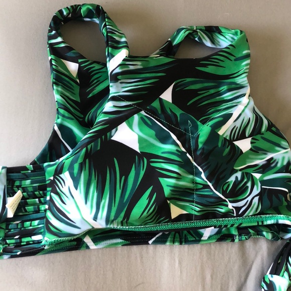 Bikini - Picture 3 of 3